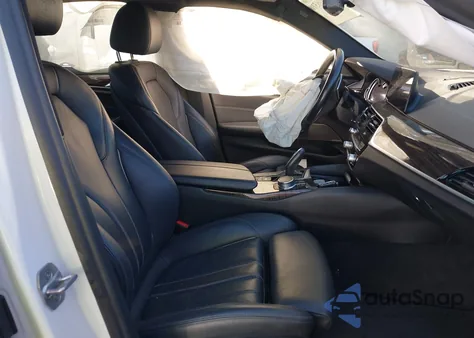 2018 BMW 530E Iperformance z USA, uszkodzony, nr VIN WBAJA9C59JB034308